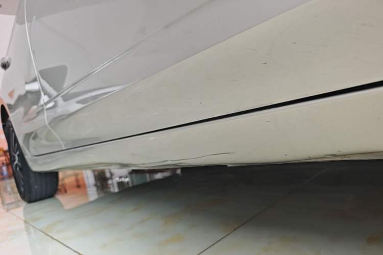 Used Roewe i5 2021 1.5L CVT Starry Edition Right Side Sill