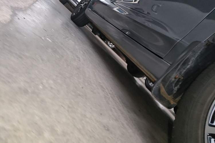 Used Roewe i5 2021 1.5L Manual Platinum Edition Right Side Sill