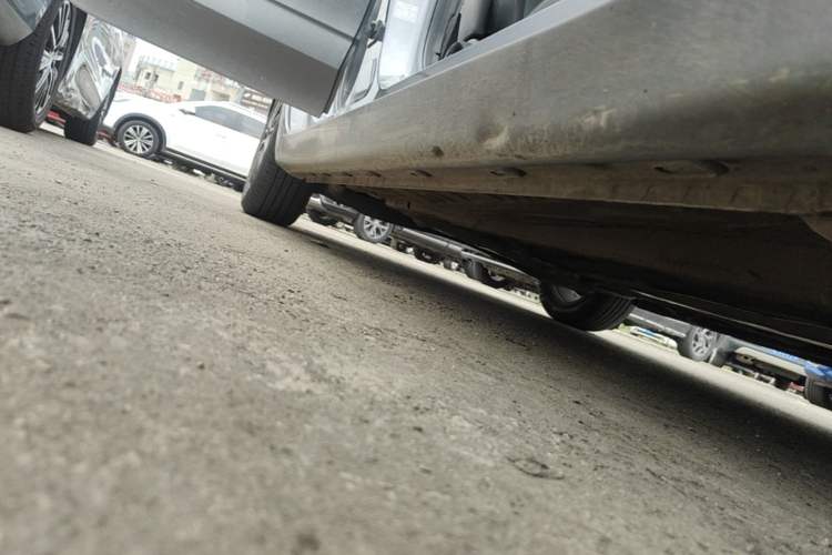 Used Roewe i5 2021 Revised Version 1.5L CVT Diamond Edition Right Side Sill