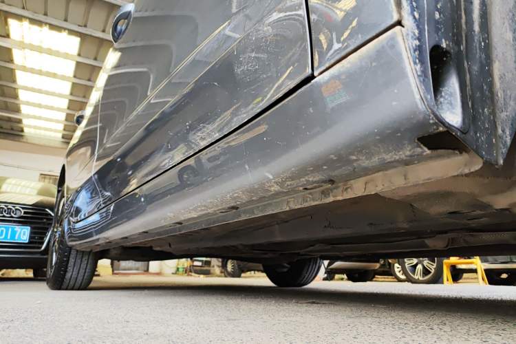 Used Roewe i5 2021 Revised Version 1.5L CVT Diamond Edition Right Side Sill