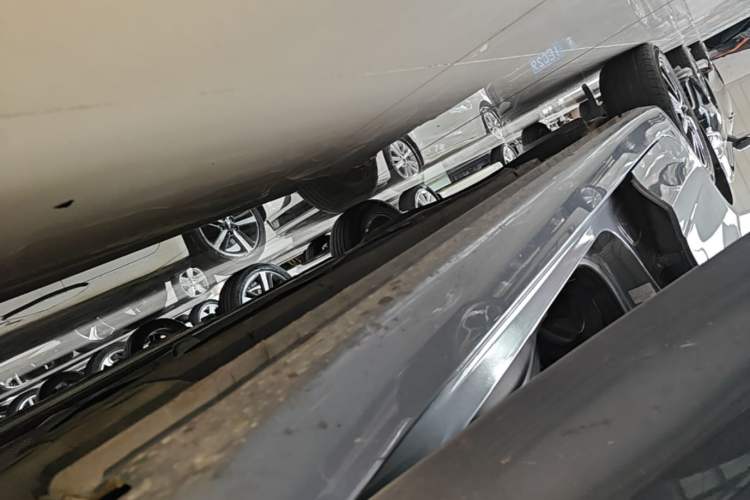 Used Roewe i5 2021 Revised Version 1.5L CVT Diamond Edition Right Side Sill
