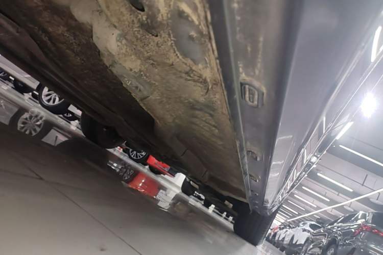 Used Roewe i5 2021 1.5L CVT Diamond Edition Right Side Sill