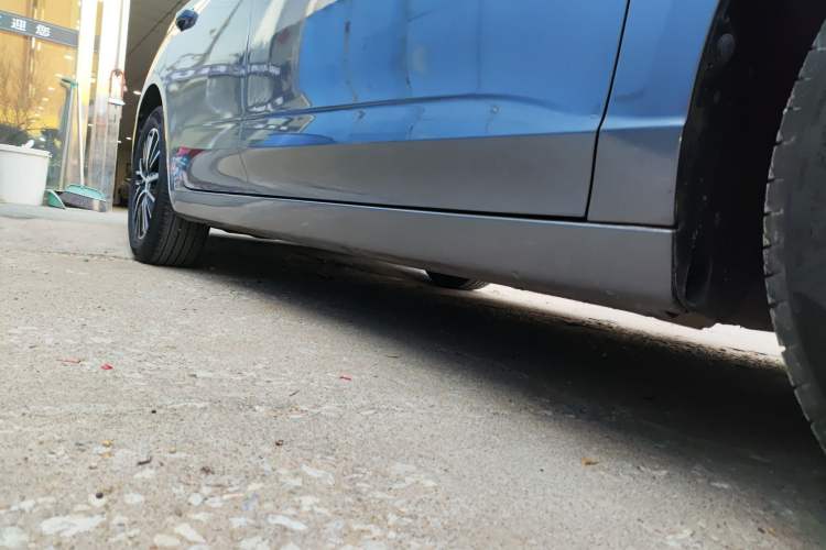 Used Roewe i5 2021 1.5L CVT Platinum Edition Right Side Sill