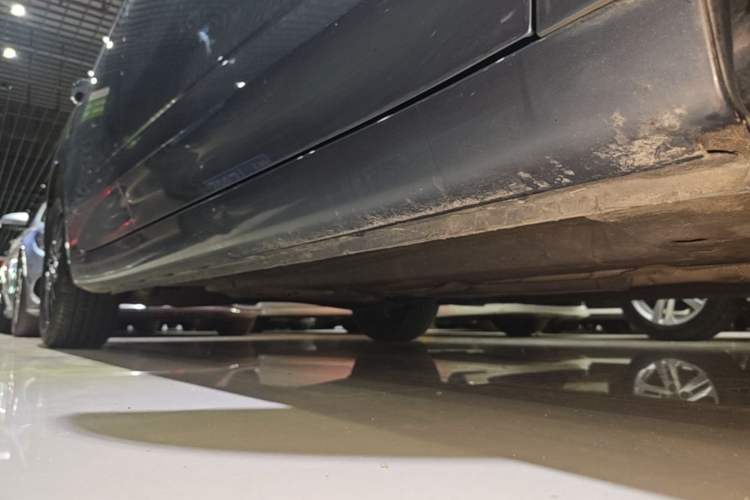 Used Roewe i5 2021 1.5L CVT Diamond Edition Right Side Sill