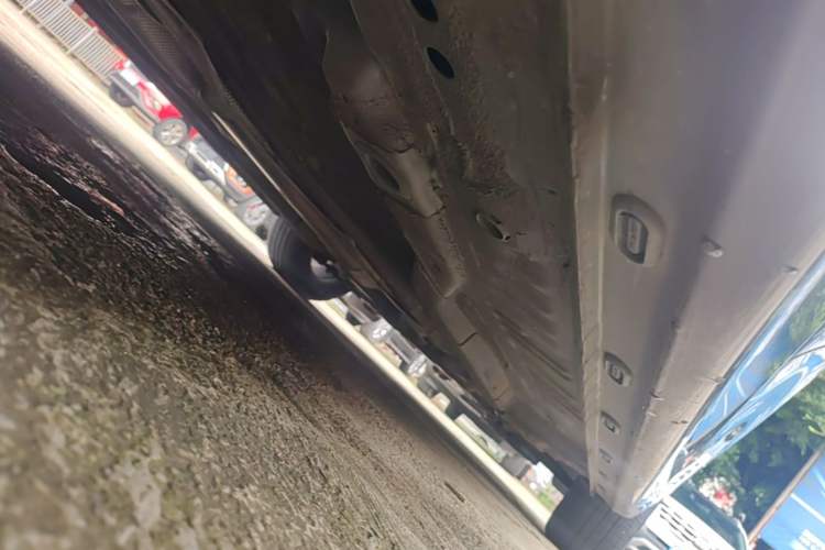 Used Roewe i5 2021 Revised Version 1.5L CVT Diamond Edition Right Side Sill