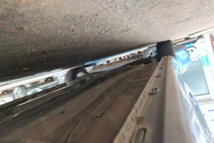 Used Roewe i5 2021 Revised Version 1.5L CVT Diamond Edition Right Side Sill