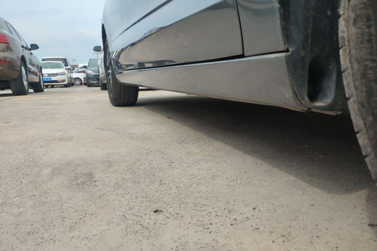 Used Roewe i5 2021 1.5L CVT Starry Edition Right Side Sill