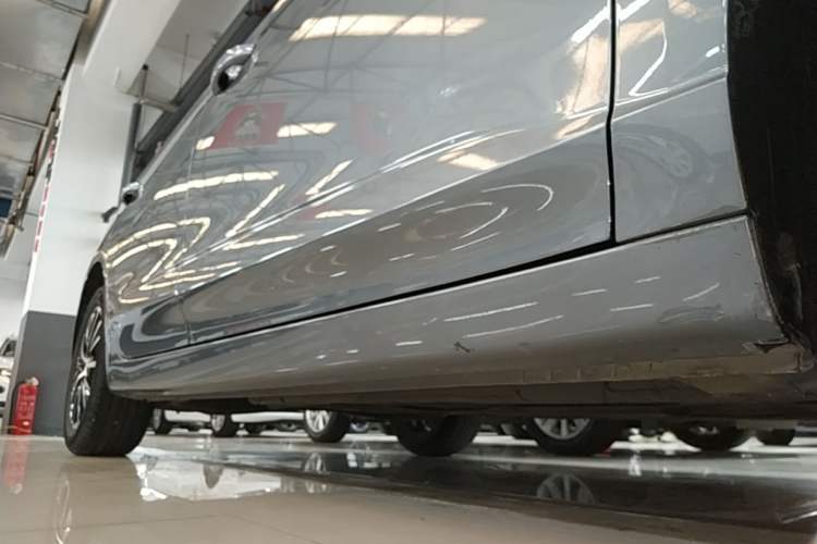 Used Roewe i5 2021 1.5L CVT Platinum Edition Right Side Sill
