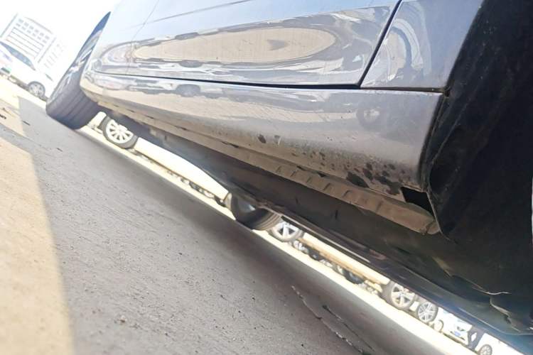 Used Roewe i5 2021 1.5L CVT Diamond Edition Right Side Sill