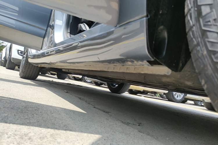 Used Roewe i5 2021 1.5L Manual Platinum Edition Right Side Sill