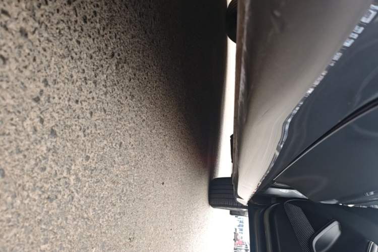 Used Roewe i5 2021 Revised Version 1.5L CVT Diamond Edition Right Side Sill