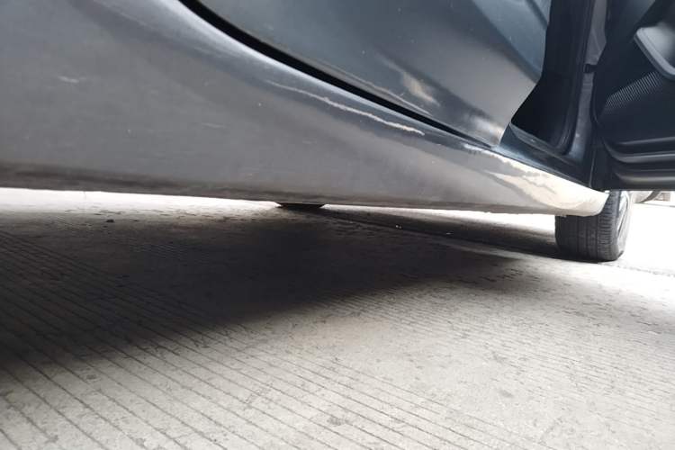 Used Roewe i5 2021 1.5L CVT Platinum Edition Right Side Sill