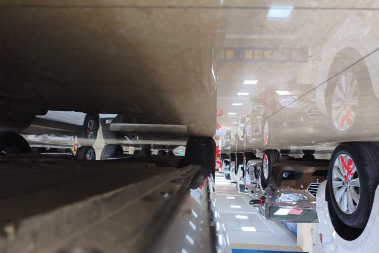 Used Roewe i5 2021 1.5L CVT Diamond Edition Right Side Sill
