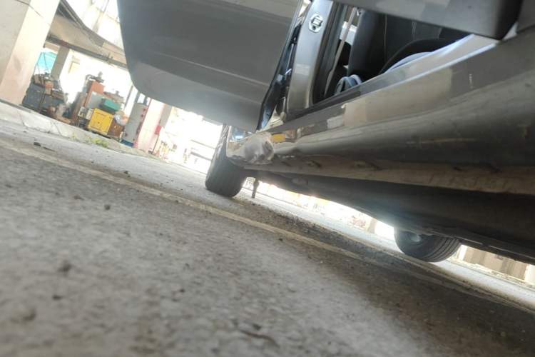 Used Roewe i5 2021 1.5L Manual Platinum Edition Right Side Sill