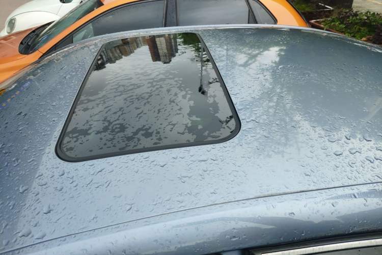 Used Roewe i5 2021 1.5L CVT Diamond Edition Roof