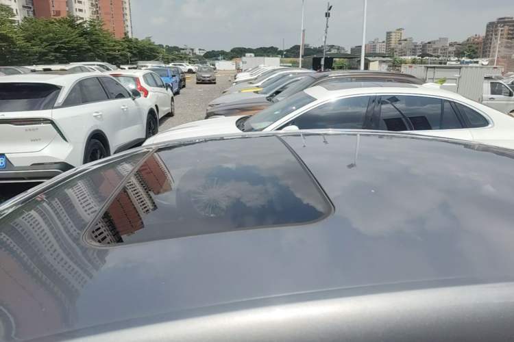 Used Roewe i5 2021 1.5L CVT Diamond Edition Roof
