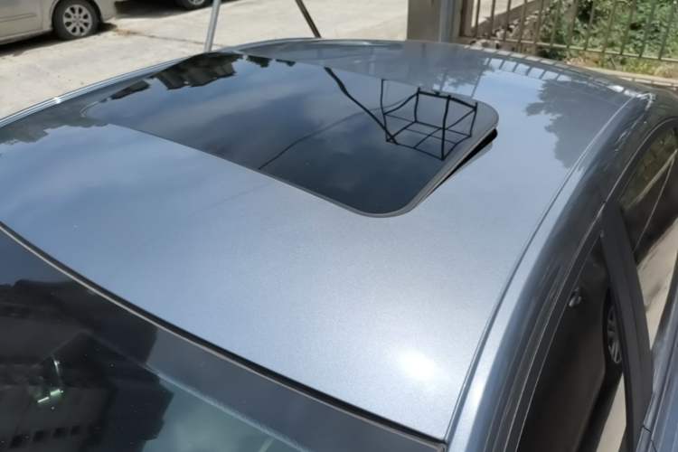Used Roewe i5 2021 1.5L CVT Platinum Edition Roof