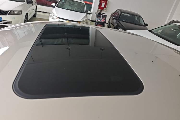 Used Roewe i5 2021 1.5L CVT Starry Edition Roof