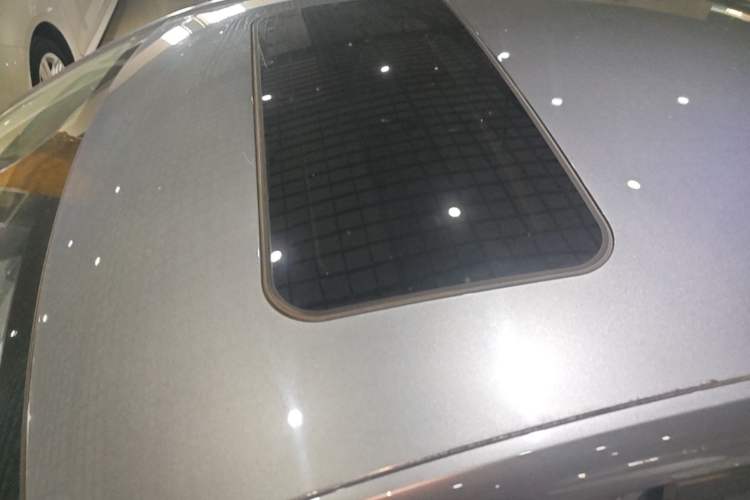 Used Roewe i5 2021 1.5L CVT Diamond Edition Roof