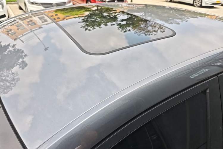 Used Roewe i5 2021 Revised Version 1.5L CVT Diamond Edition Roof