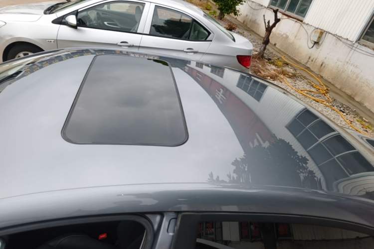Used Roewe i5 2021 1.5L CVT Diamond Edition Roof