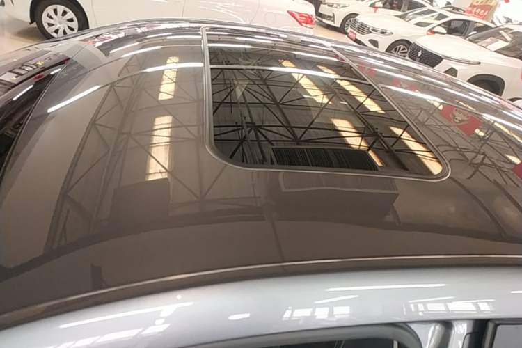 Used Roewe i5 2021 1.5L CVT Platinum Edition Roof