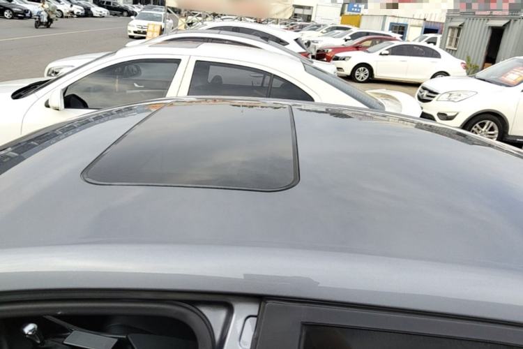 Used Roewe i5 2021 1.5L CVT Diamond Edition Roof