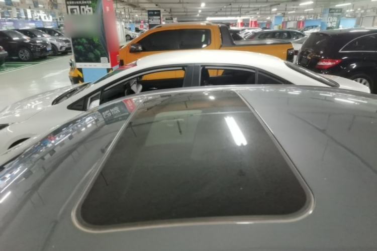 Used Roewe i5 2021 1.5L CVT Diamond Edition Roof