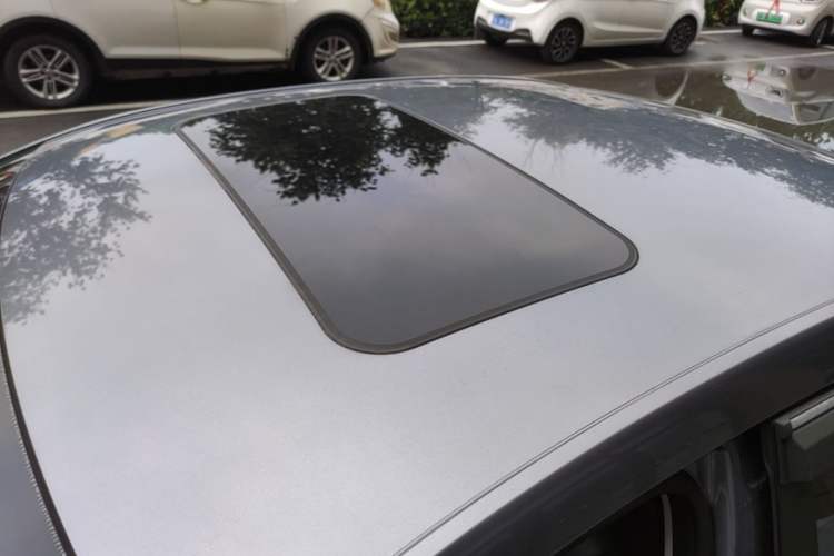 Used Roewe i5 2021 1.5L Manual Diamond Edition Roof