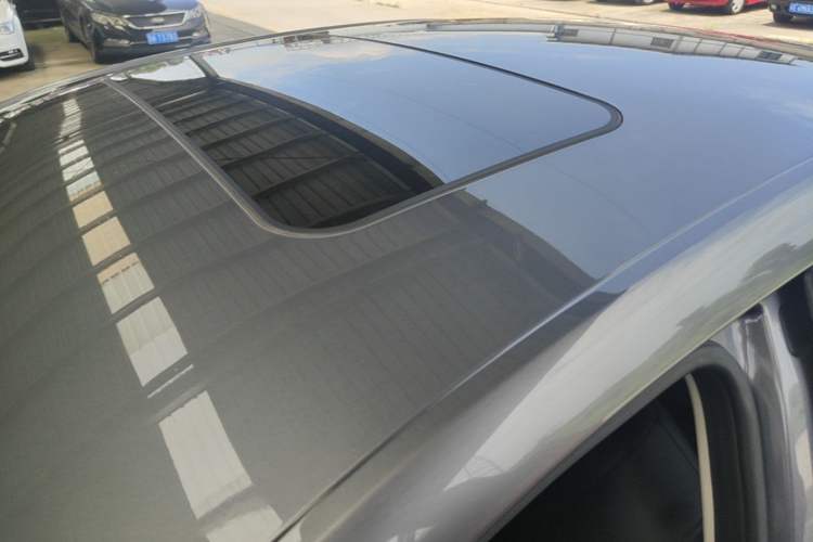 Used Roewe i5 2021 1.5L CVT Diamond Edition Roof