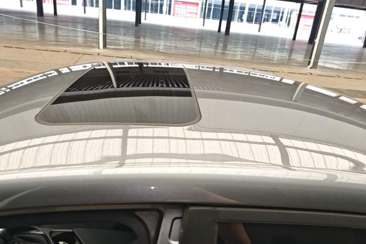 Used Roewe i5 2021 Revised Version 1.5L CVT Diamond Edition Roof