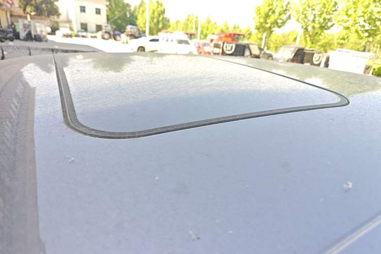 Used Roewe i5 2021 1.5L CVT Platinum Edition Roof