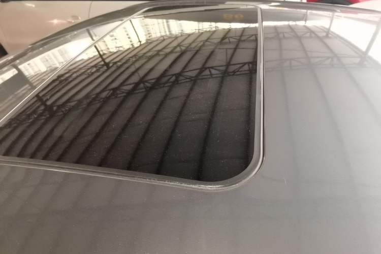 Used Roewe i5 2021 1.5L CVT Diamond Edition Roof