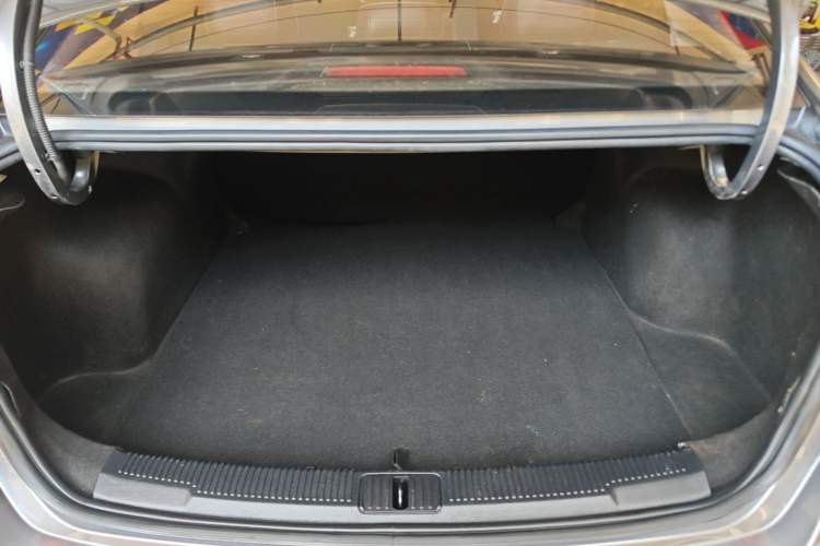 Used Roewe i5 2021 1.5L Manual Diamond Edition Trunk