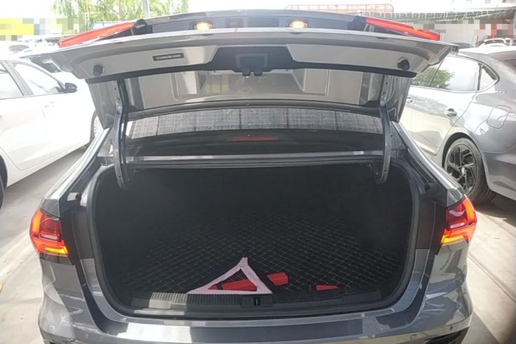 Used Roewe i5 2021 1.5L CVT Starry Edition Trunk