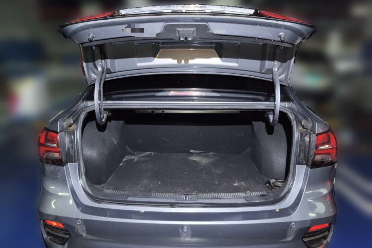 Used Roewe i5 2021 1.5L CVT Platinum Edition Trunk