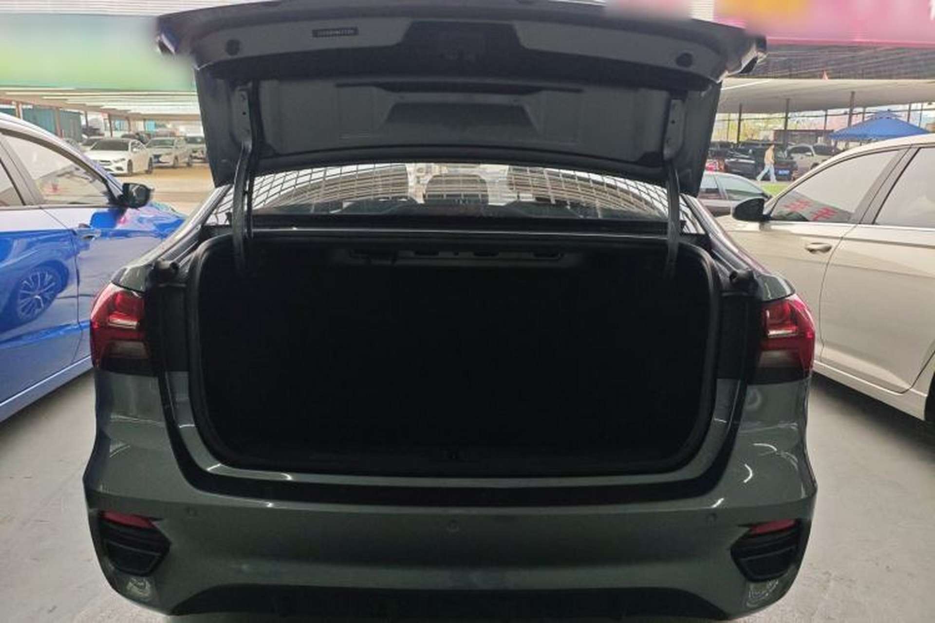 Used Roewe i5 2021 1.5L CVT Diamond Edition Trunk