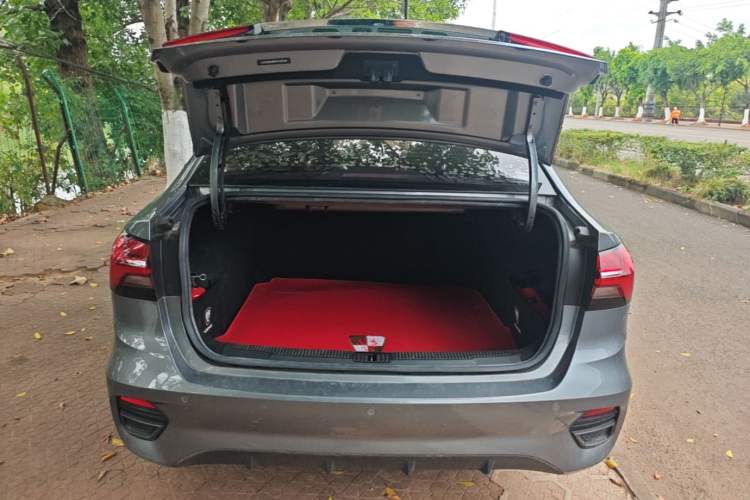 Used Roewe i5 2021 Revised Version 1.5L CVT Diamond Edition Trunk