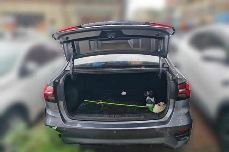 Used Roewe i5 2021 1.5L CVT Diamond Edition Trunk