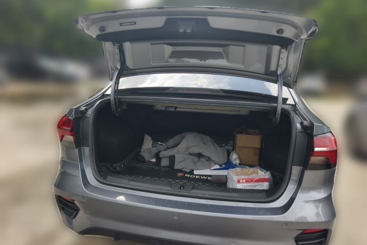 Used Roewe i5 2021 1.5L CVT Diamond Edition Trunk