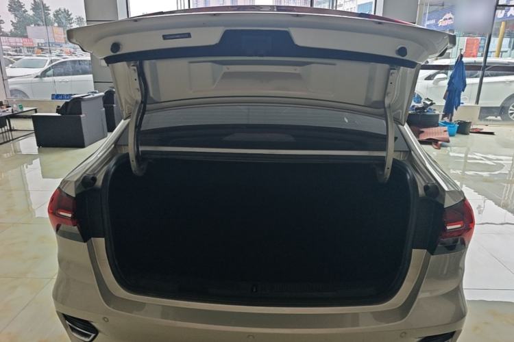 Used Roewe i5 2021 1.5L CVT Starry Edition Trunk