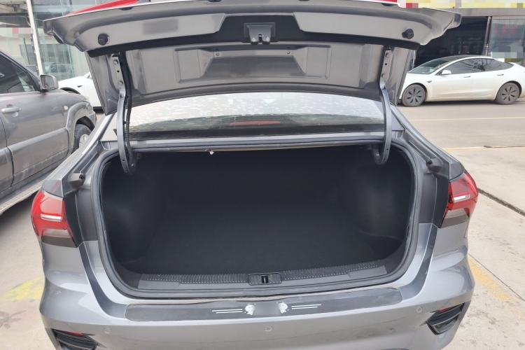 Used Roewe i5 2021 1.5L CVT Platinum Edition Trunk