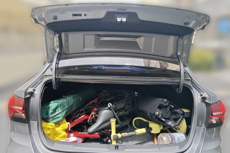 Used Roewe i5 2021 1.5L CVT Diamond Edition Trunk