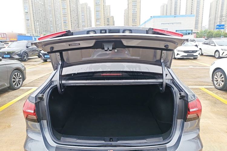 Used Roewe i5 2021 Revised Version 1.5L CVT Diamond Edition Trunk
