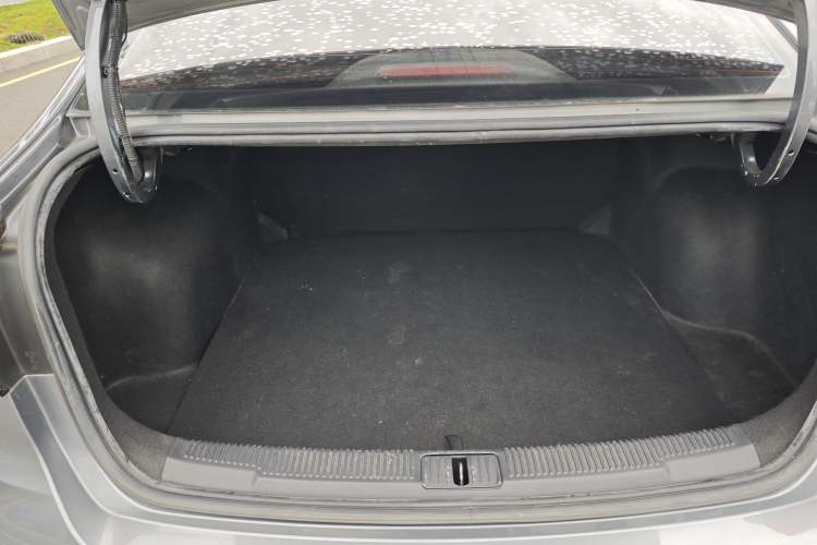 Used Roewe i5 2021 1.5L CVT Diamond Edition Trunk