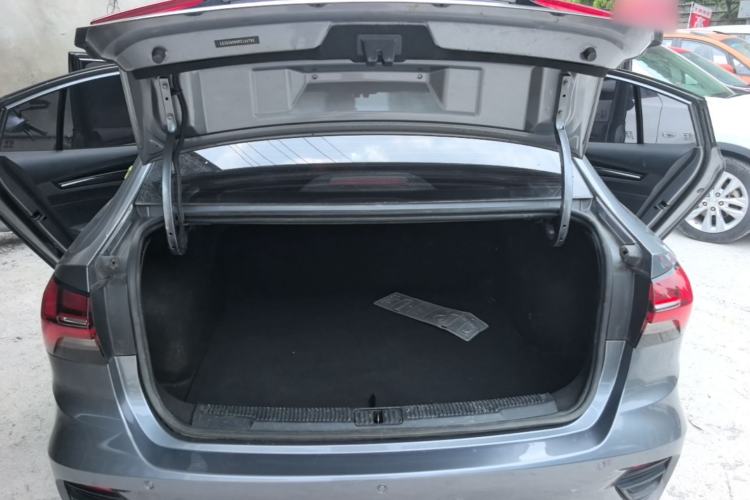 Used Roewe i5 2021 Revised Version 1.5L CVT Diamond Edition Trunk