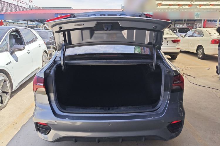 Used Roewe i5 2021 1.5L CVT Diamond Edition Trunk
