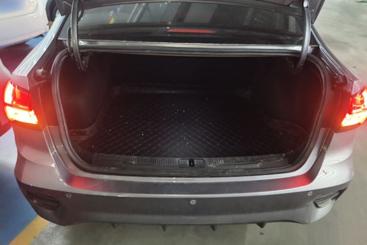 Used Roewe i5 2021 1.5L CVT Diamond Edition Trunk