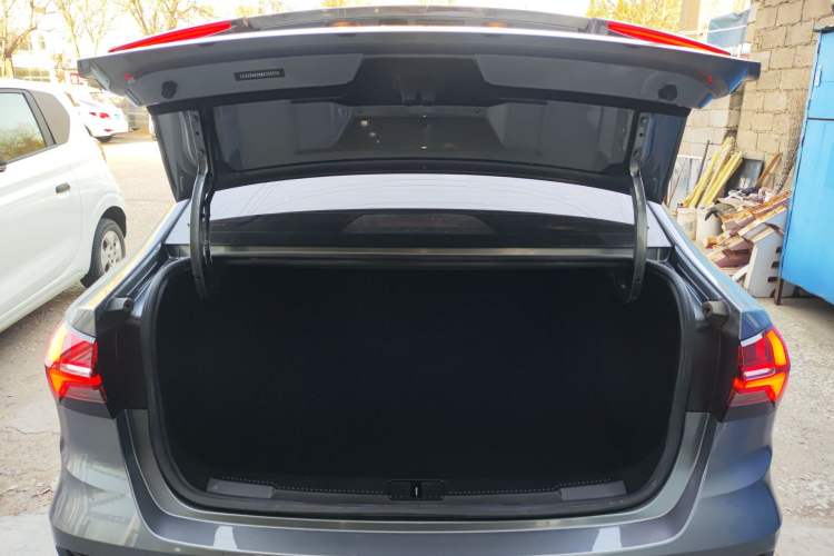 Used Roewe i5 2021 1.5L CVT Platinum Edition Trunk