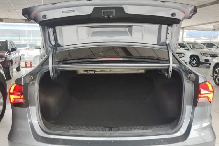 Used Roewe i5 2021 1.5L CVT Platinum Edition Trunk